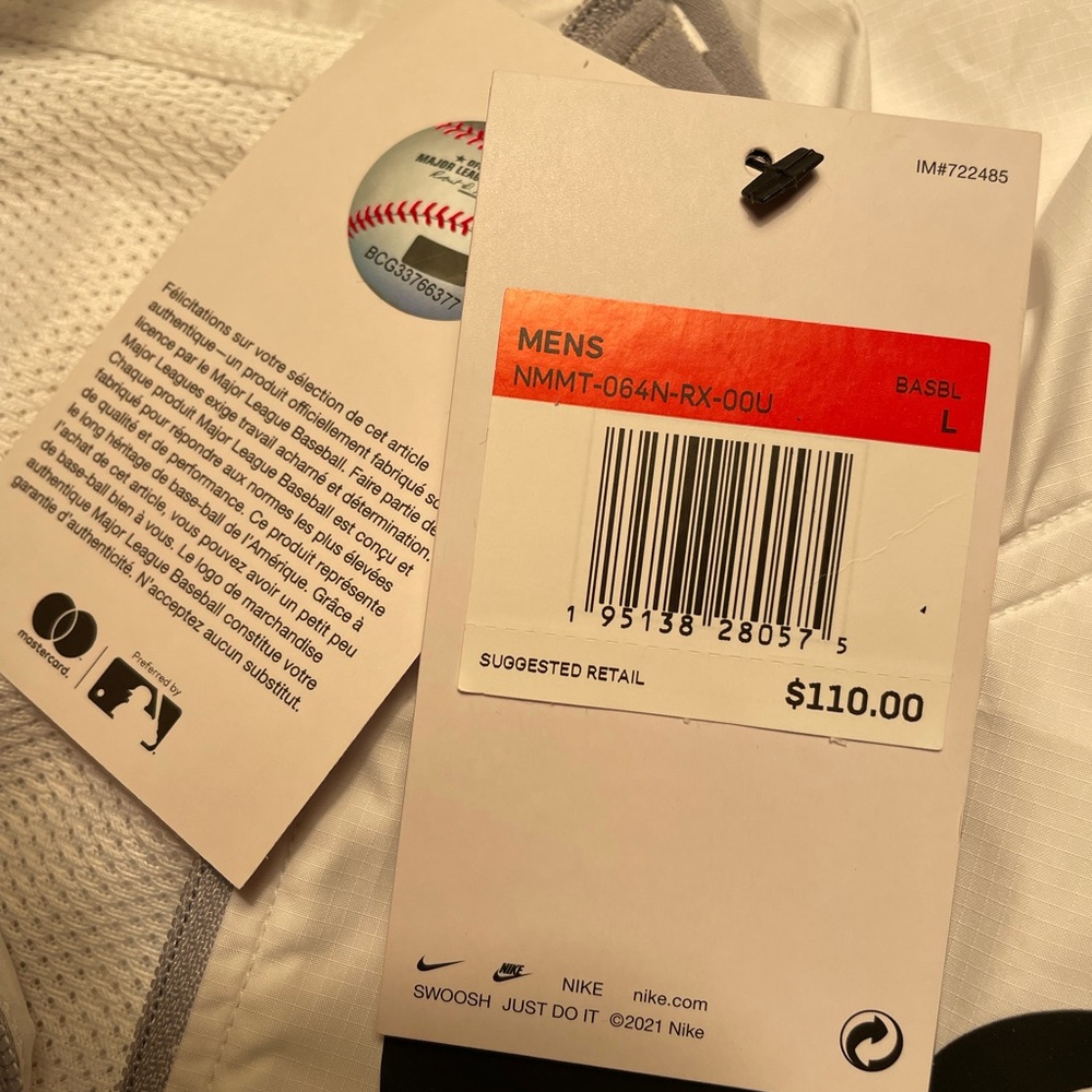 Men’s large Chicago White Sox collaborated with Nike windbreaker. Retails $110